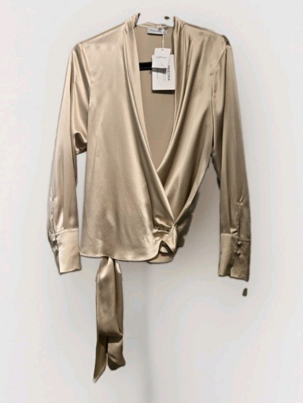 DAISYSILK 100% Mulberry Silk Wrap Tie Blouse Sz M New with Defects Champagne